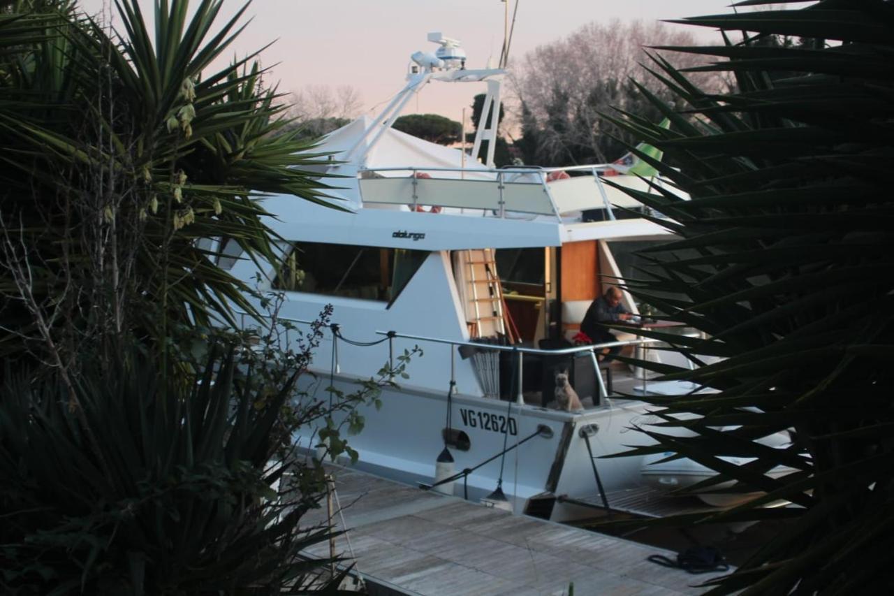 Boat And Breakfast Fiumicino - Roma Hotell Ostia Antica Eksteriør bilde